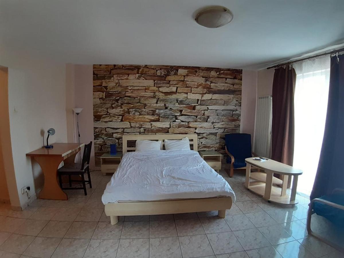 Old Town New Spacious Apartment 布加勒斯特 外观 照片